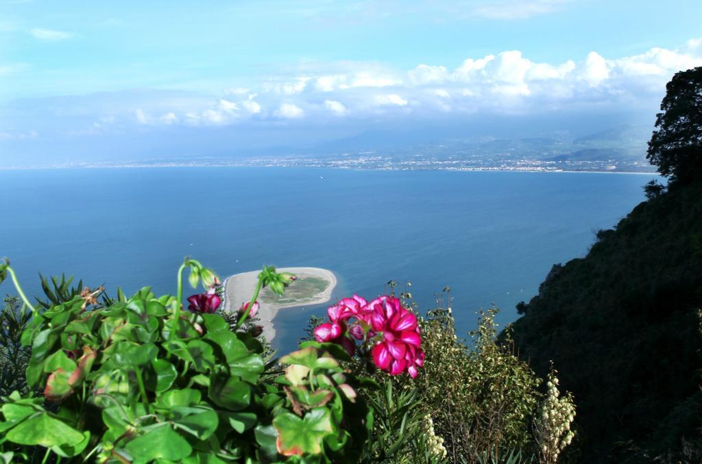 Vacanze al Mare Patrizia's Sweet Home Terme Vigliatore Cameră foto
